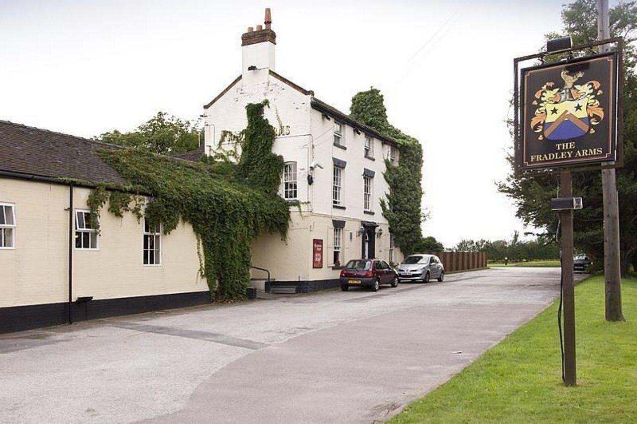 Premier Inn Lichfield North East Exterior photo